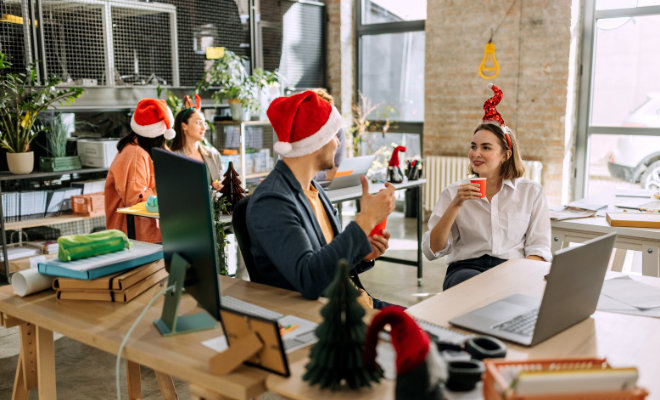 cadou-craciun-colega-birou-munca